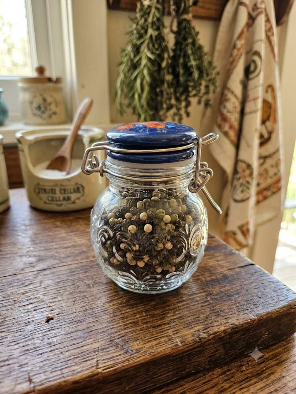 Pioneer Woman Mini Clamp Spice Jar Embossed Glass Ceramic Lid LQQK!